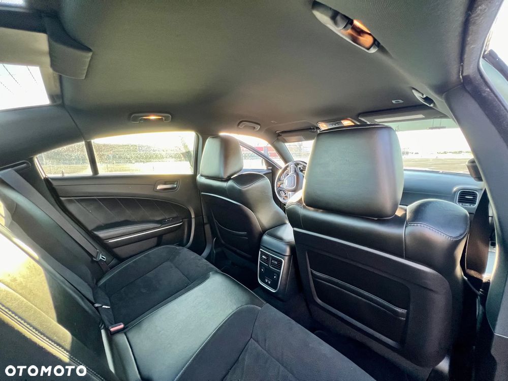 Dodge Charger 6.4 Scat Pack - 8