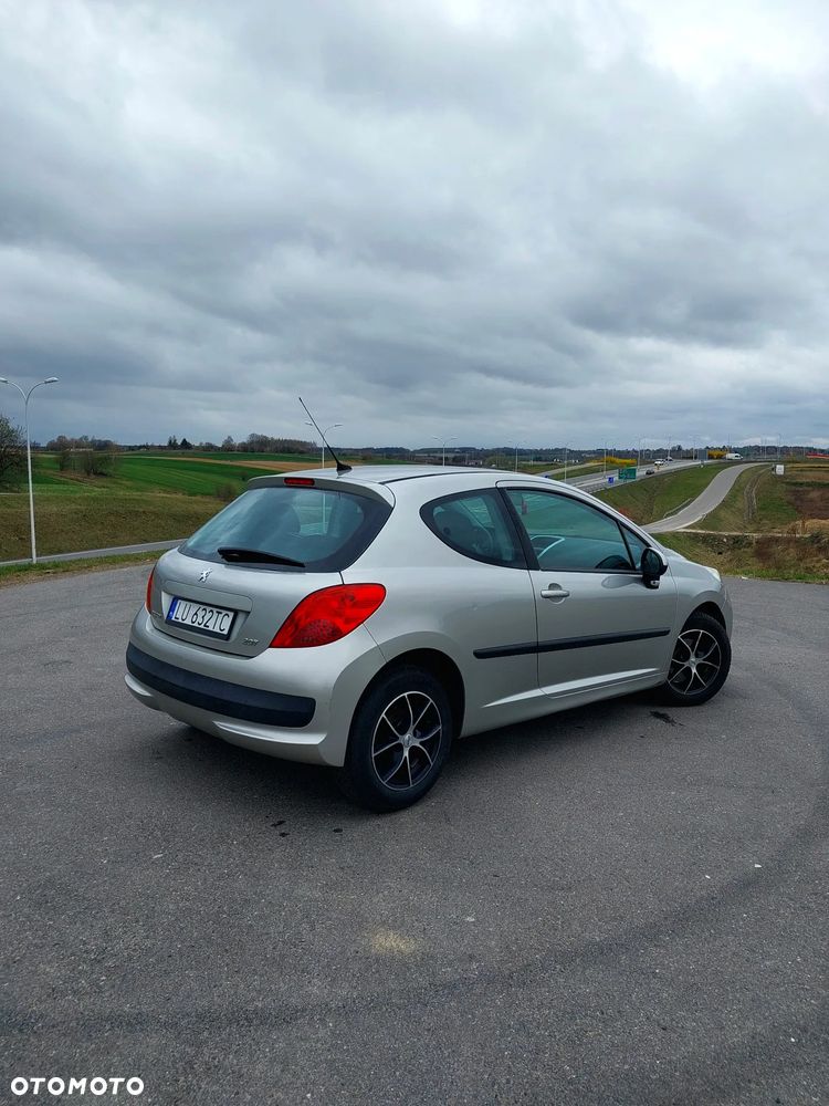 Peugeot 207 - 3