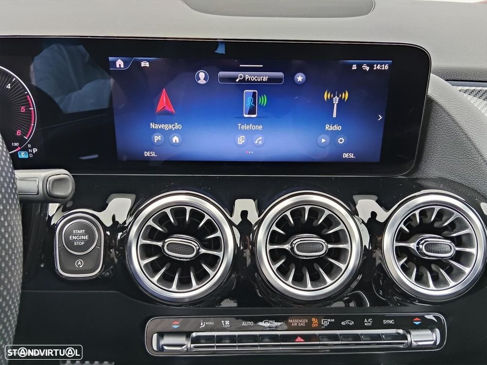 Mercedes-Benz GLA 180 d AMG Line - 16
