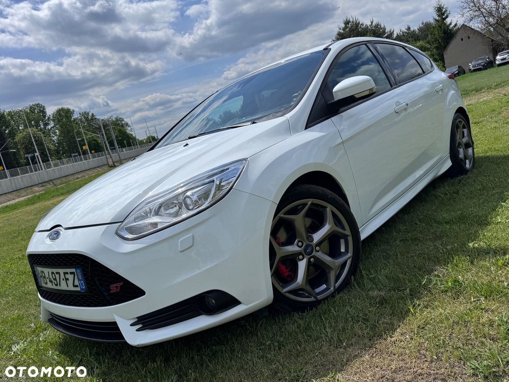 Ford Focus 2.0 EcoBoost ST mit Leder-Sport-Paket - 2