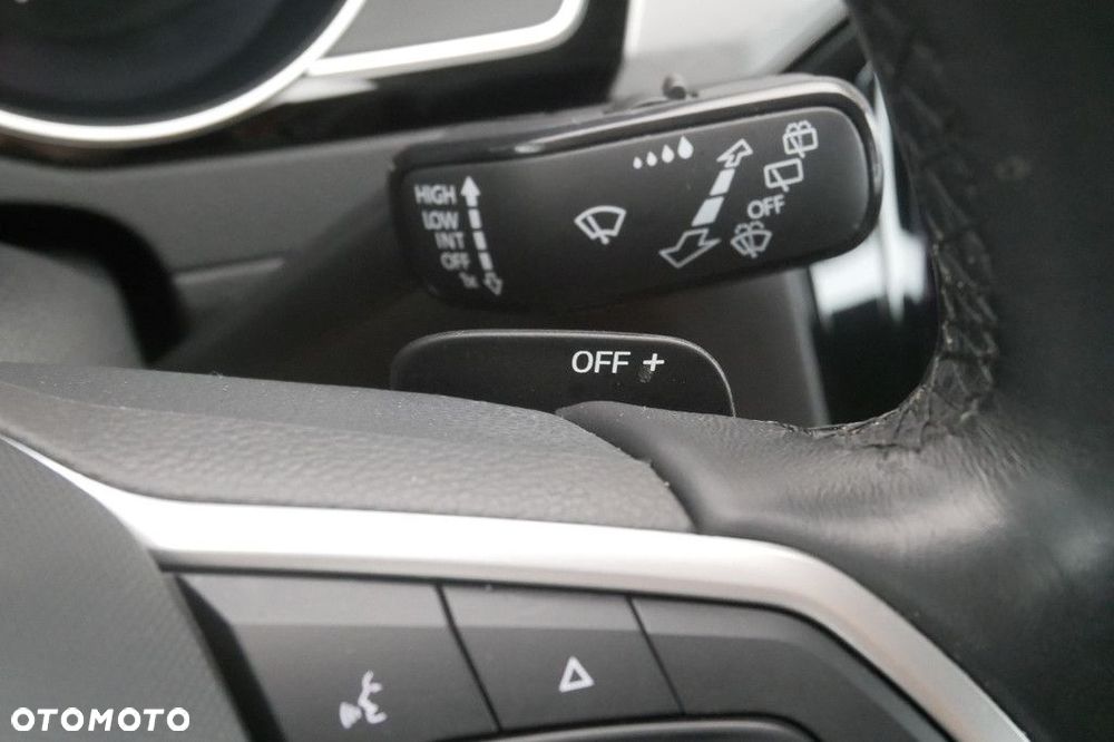 Volkswagen Passat Variant 2.0 TSI Business DSG - 25
