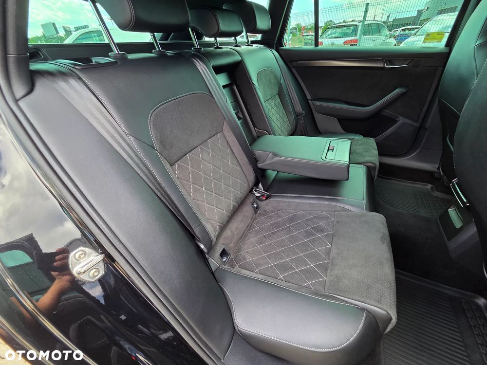 Skoda Superb 2.0 TDI SCR Sportline DSG - 32