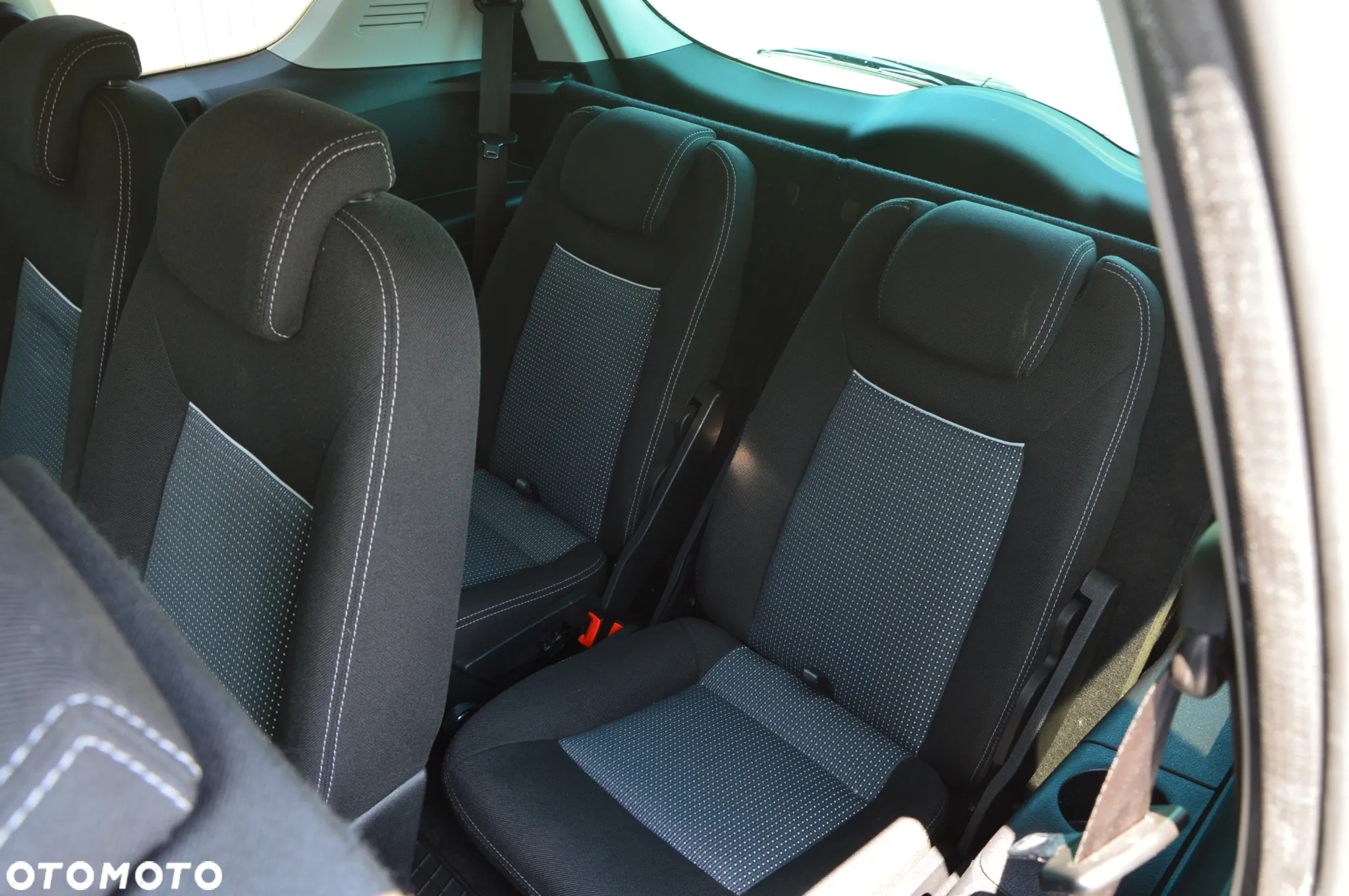 Ford S-Max - 8