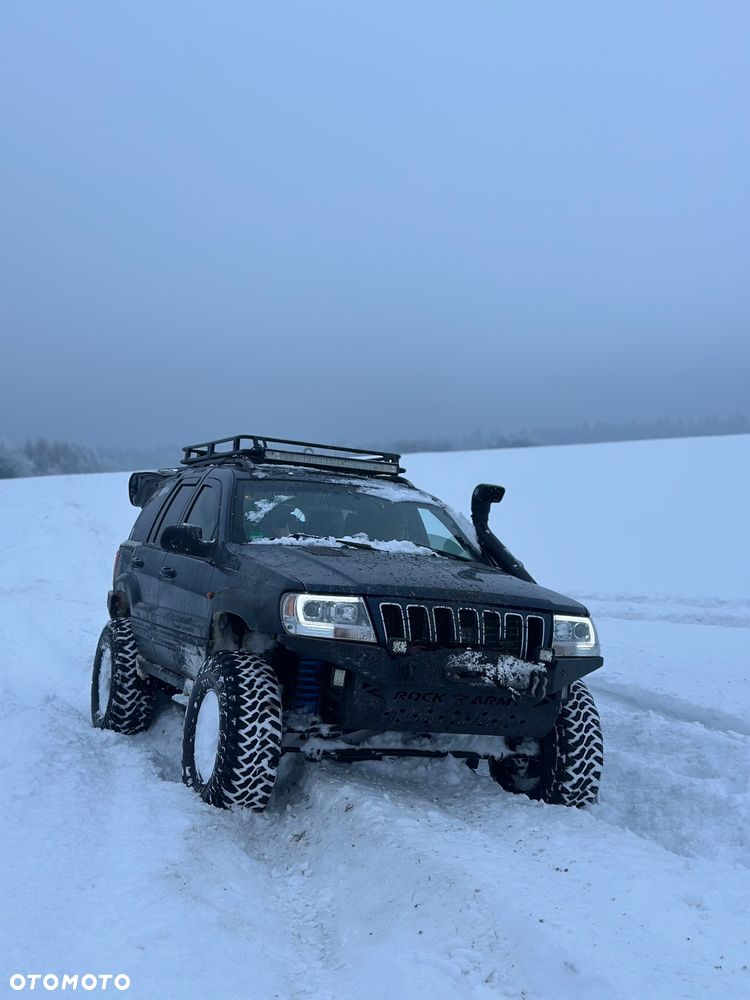 Jeep Grand Cherokee - 21