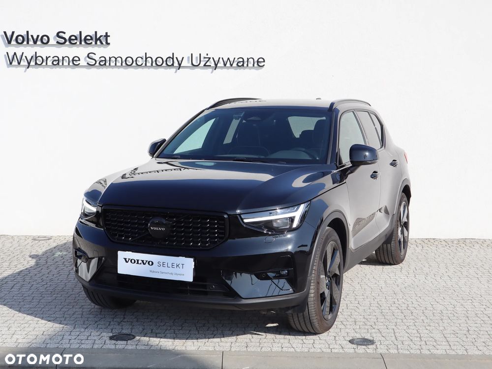 Volvo XC 40 B4 Plus Black Edition - 2