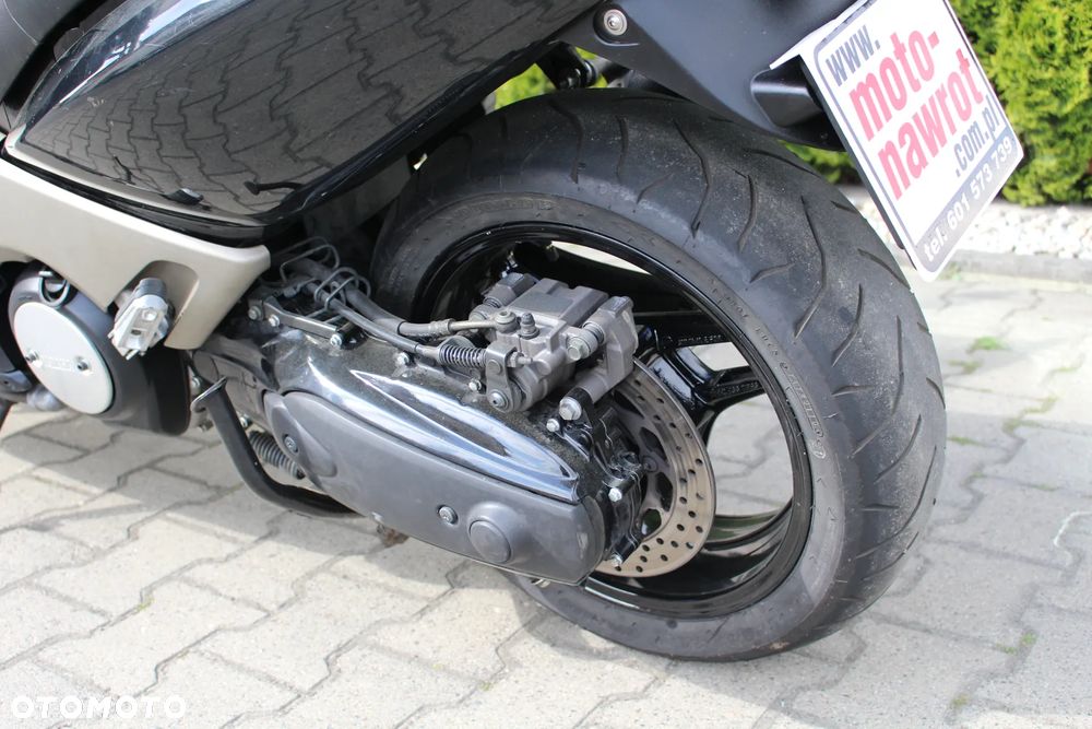 Yamaha Tmax - 15