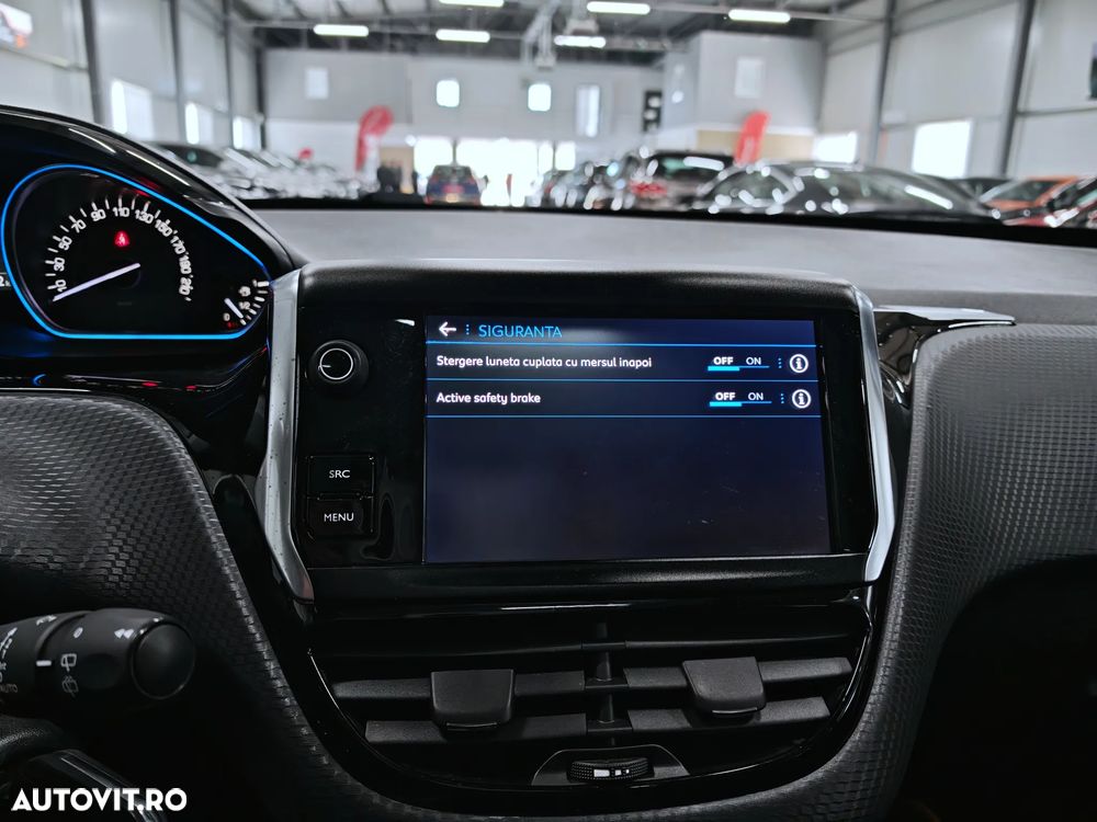 Peugeot 2008 1.2 PureTech Turbo EAT6 S&S Allure - 21