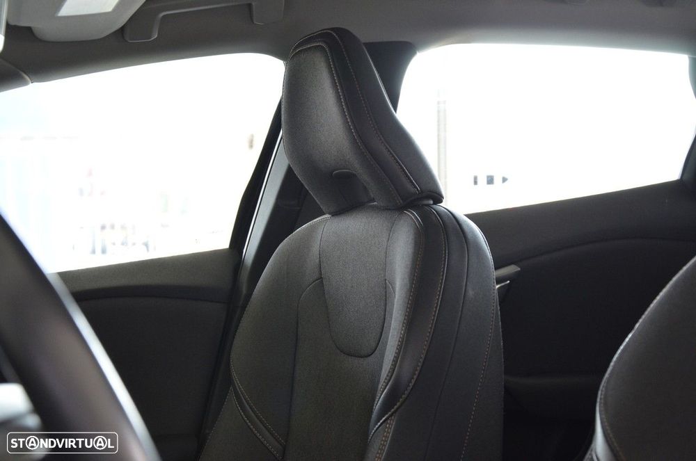 Volvo V40 Cross Country 2.0 D2 Kinetic - 8