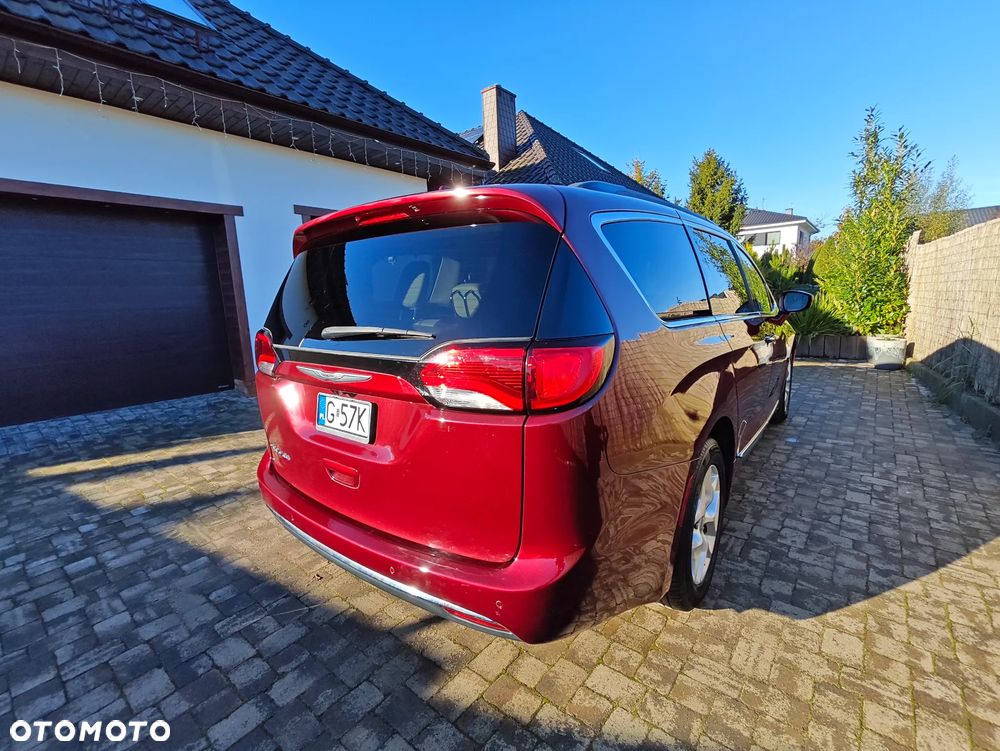 Chrysler Pacifica - 21