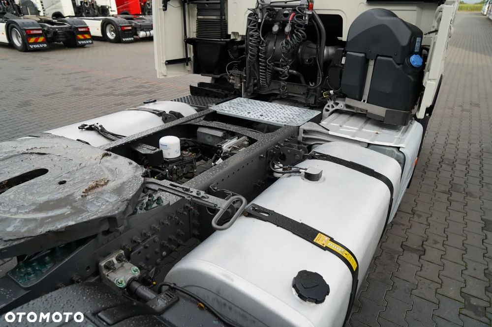 Volvo FH 460 / LOWDECK / MEGA / KLIMA POSTOJOWA / I-SHIFT - 17