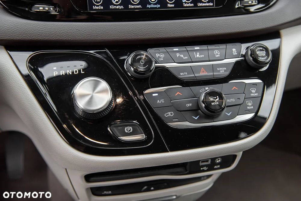 Chrysler Pacifica - 19