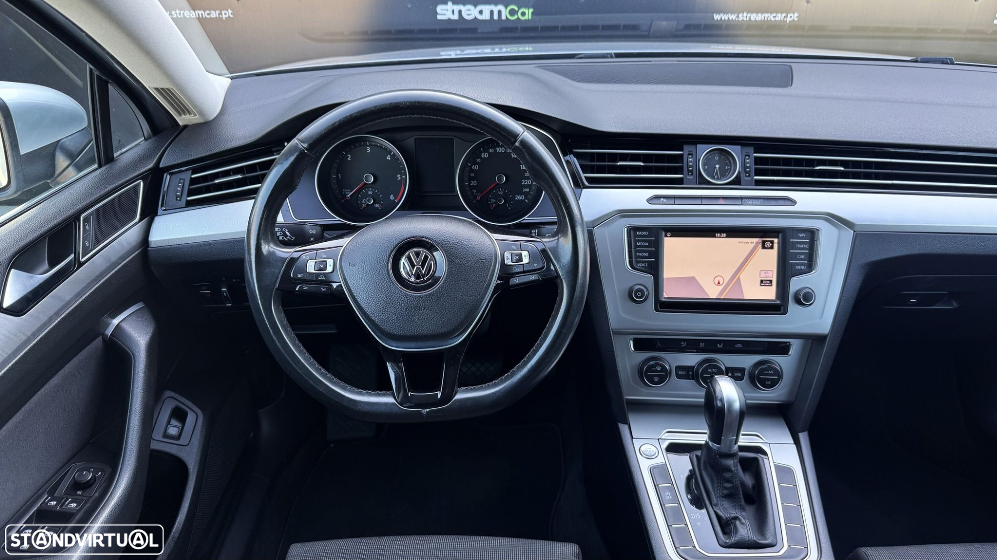 VW Passat 1.6 TDI Highline DSG - 14