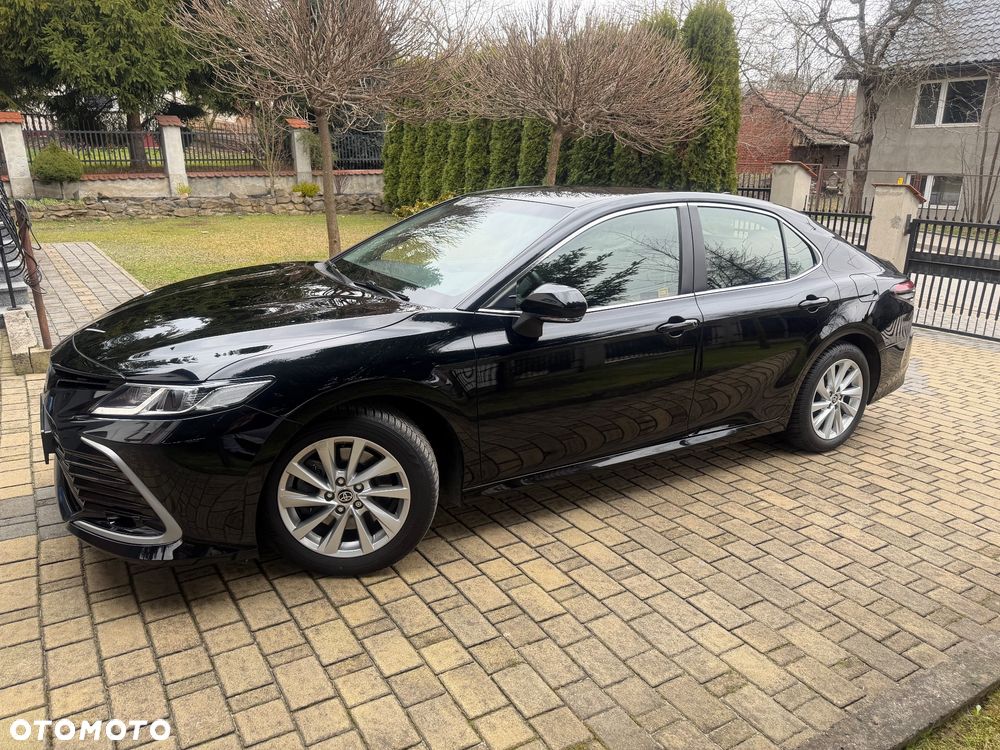 Toyota Camry - 4