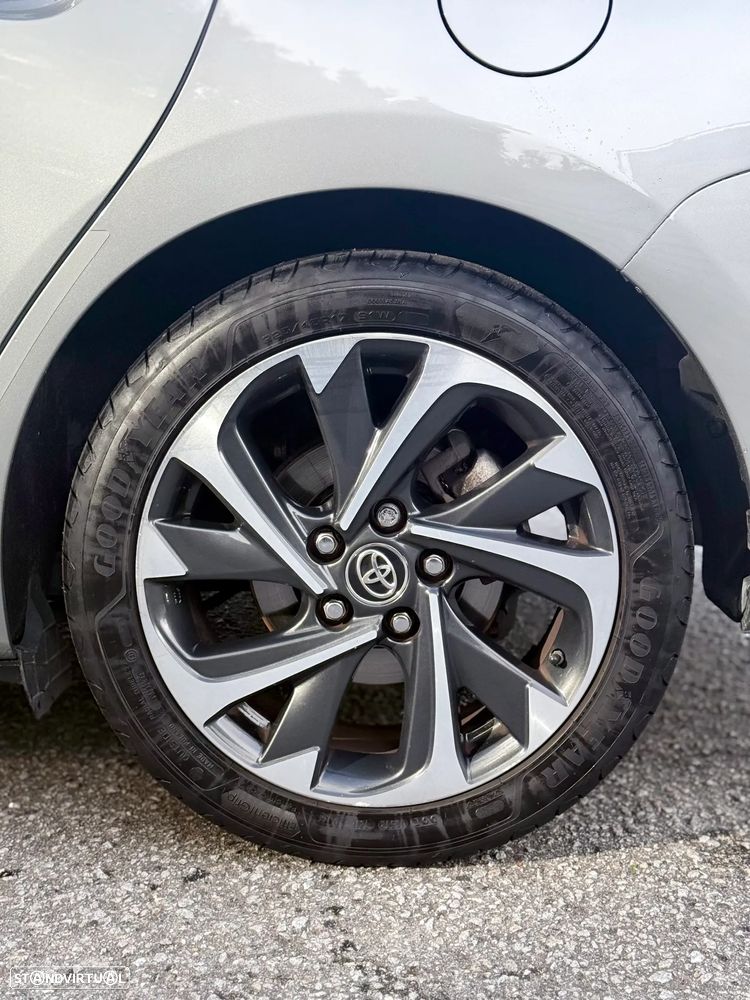 Toyota Auris Touring Sports 1.8 HSD Comfort - 14