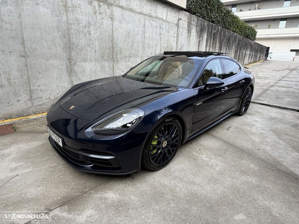 Porsche Panamera 4 E-Hybrid Platinum Edition - 3