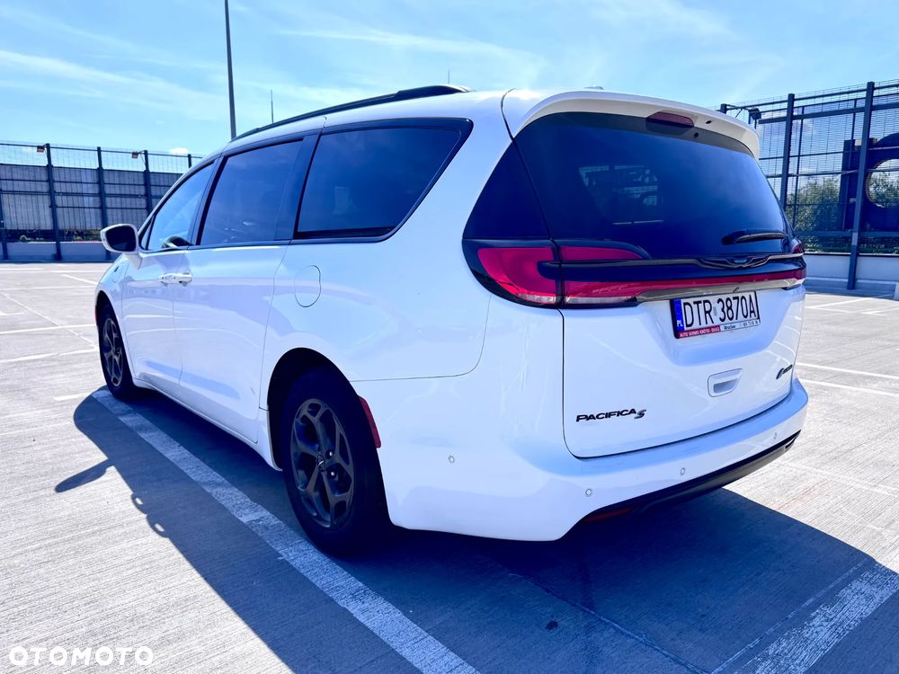 Chrysler Pacifica - 8