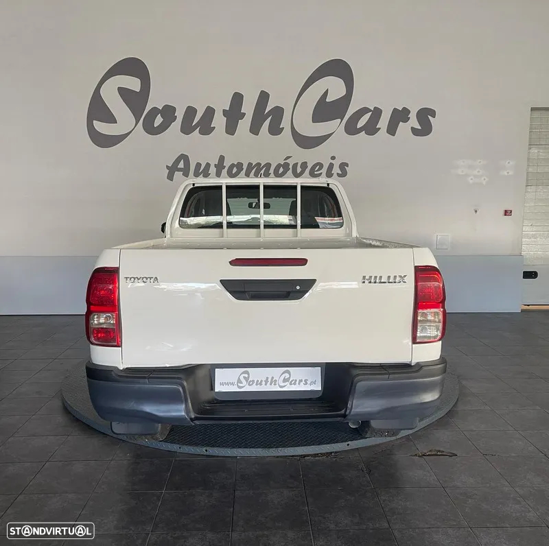 Toyota Hilux 2.4 D-4D 2WD CD - 4