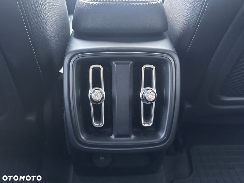 Volvo XC 40 - 19