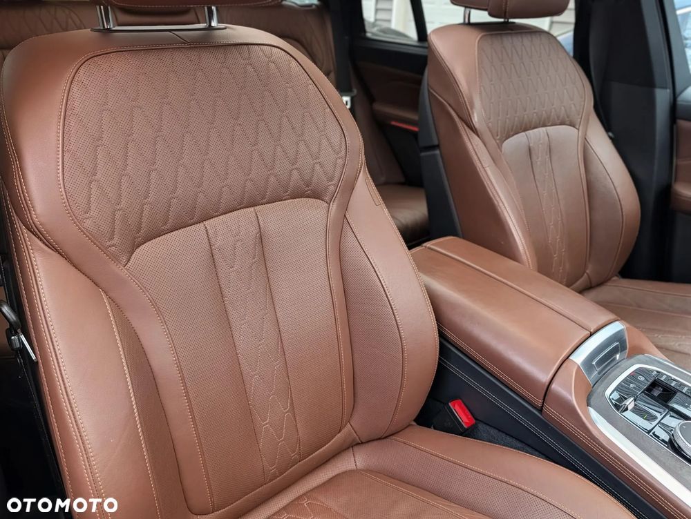 BMW X5 xDrive40i - 28