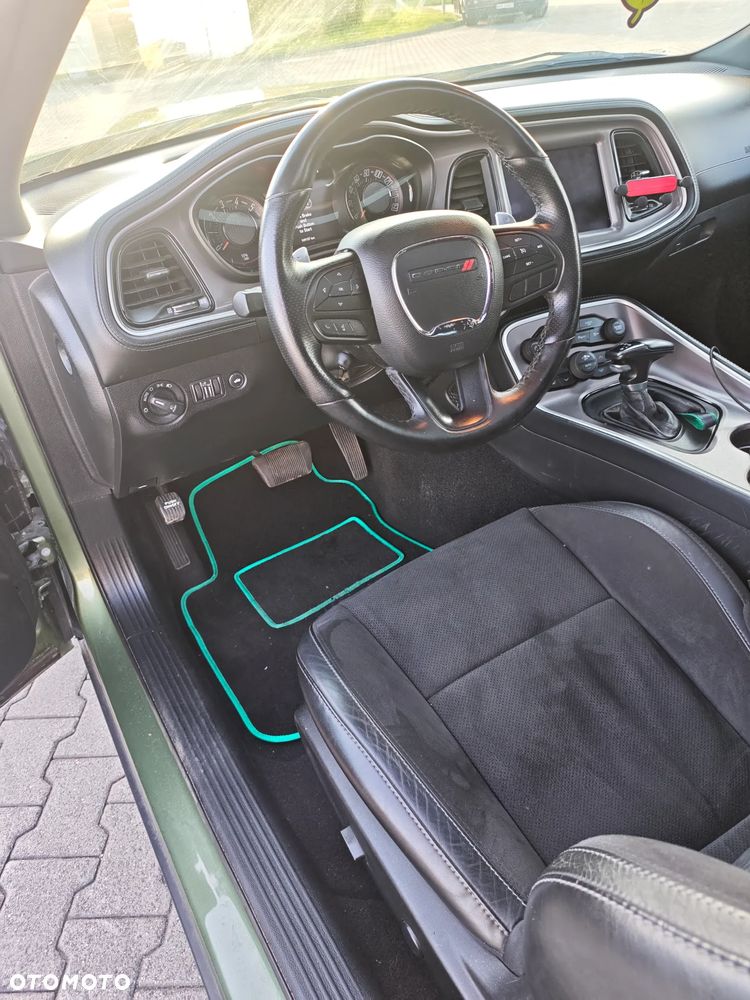 Dodge Challenger 5.7 R/T - 10