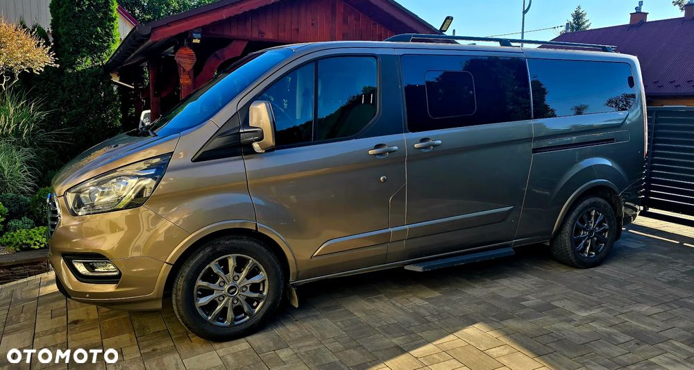 Ford Tourneo Custom - 1