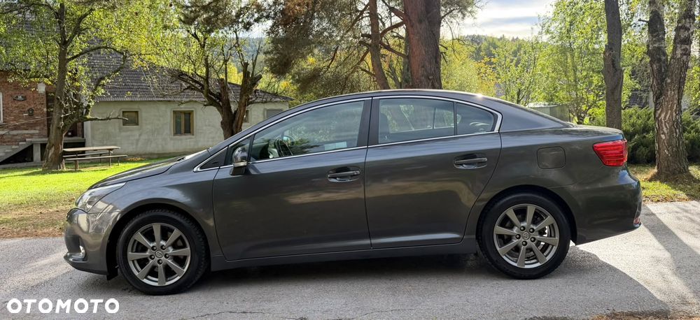 Toyota Avensis 2.2 D-4D Premium - 12