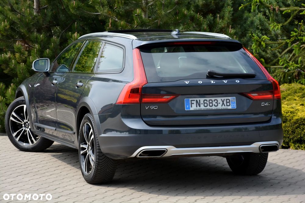 Volvo V90 Cross Country D4 AWD Geartronic Pro - 16