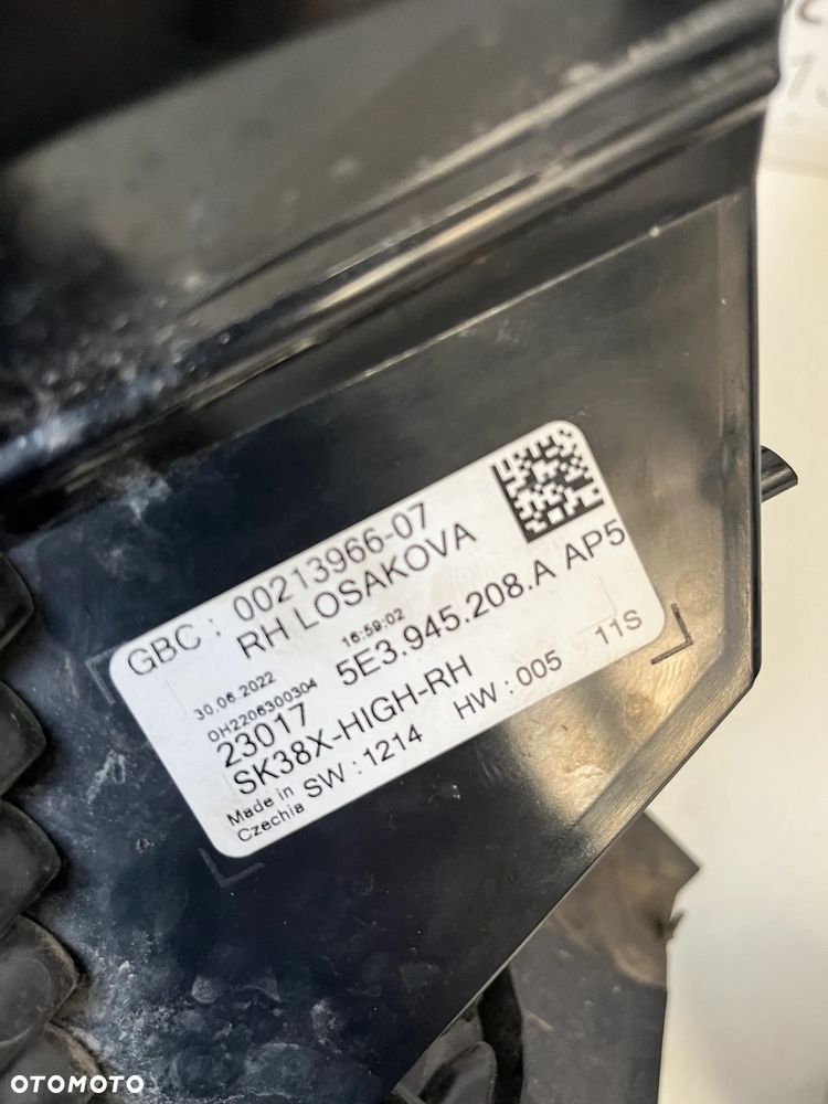 LAMPA PRAWA TYŁ LED EUROPA ORYGINAŁ 5E3945208A,5E3945207A SKODA OCTAVIA IV 5E3 23R - 3