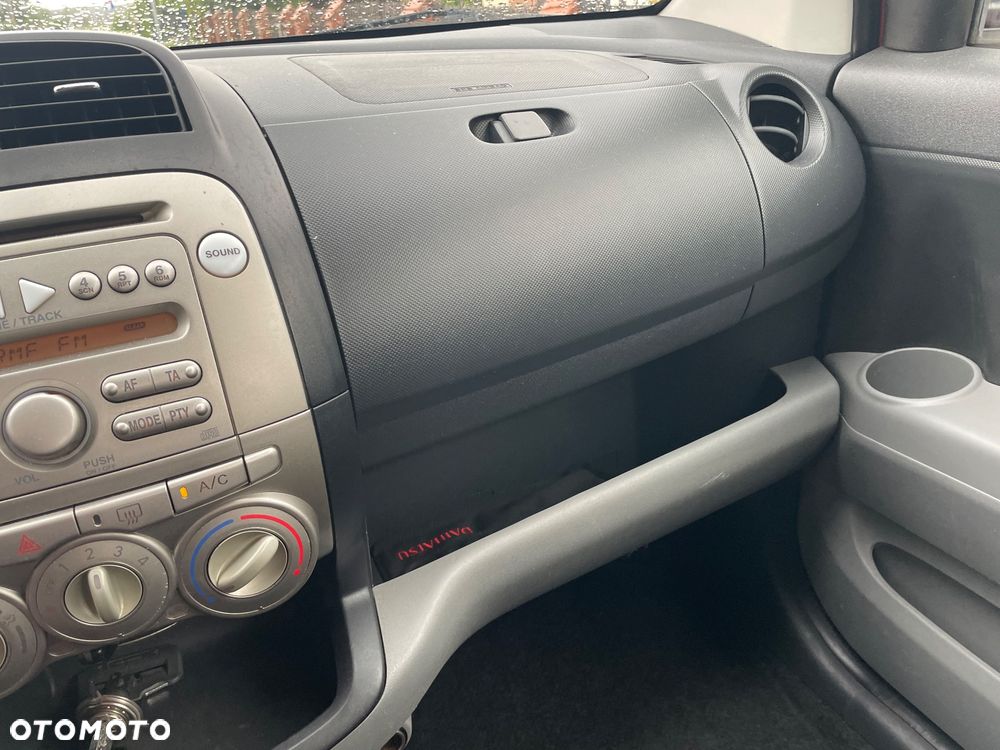 Daihatsu Sirion 1.3 - 13