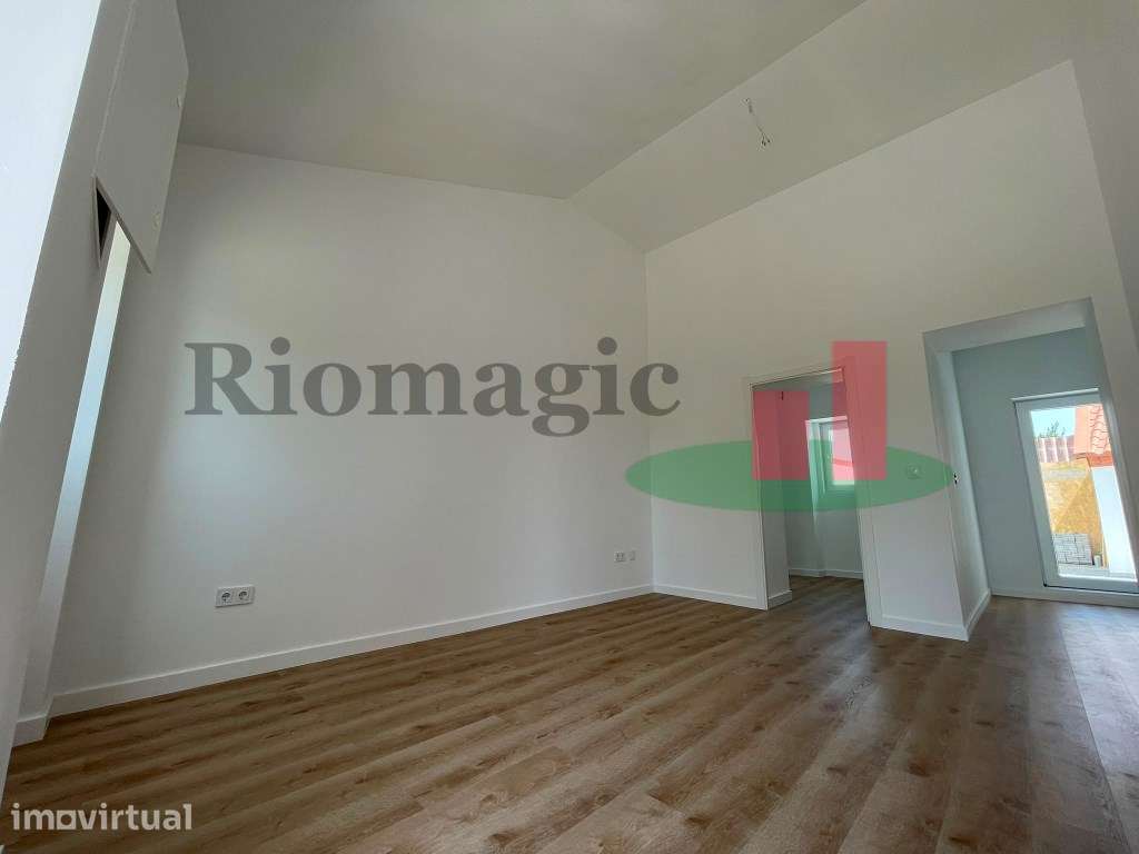 Moradia T2 São João da Ribeira***RIOMAGIC*** - Grande imagem: 5/23