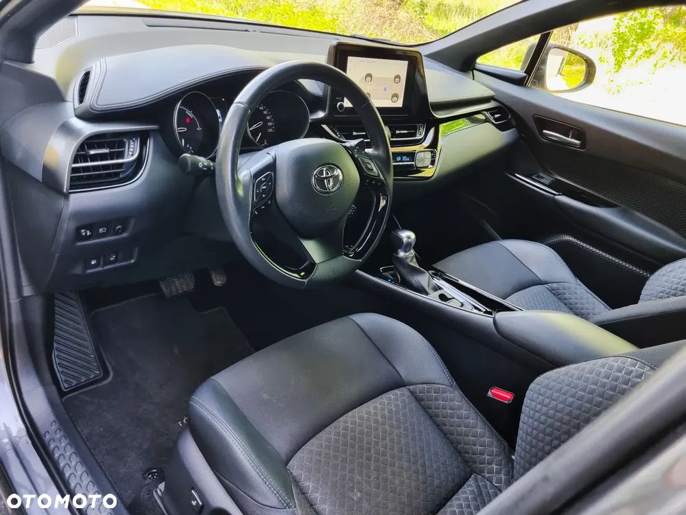 Toyota C-HR - 12