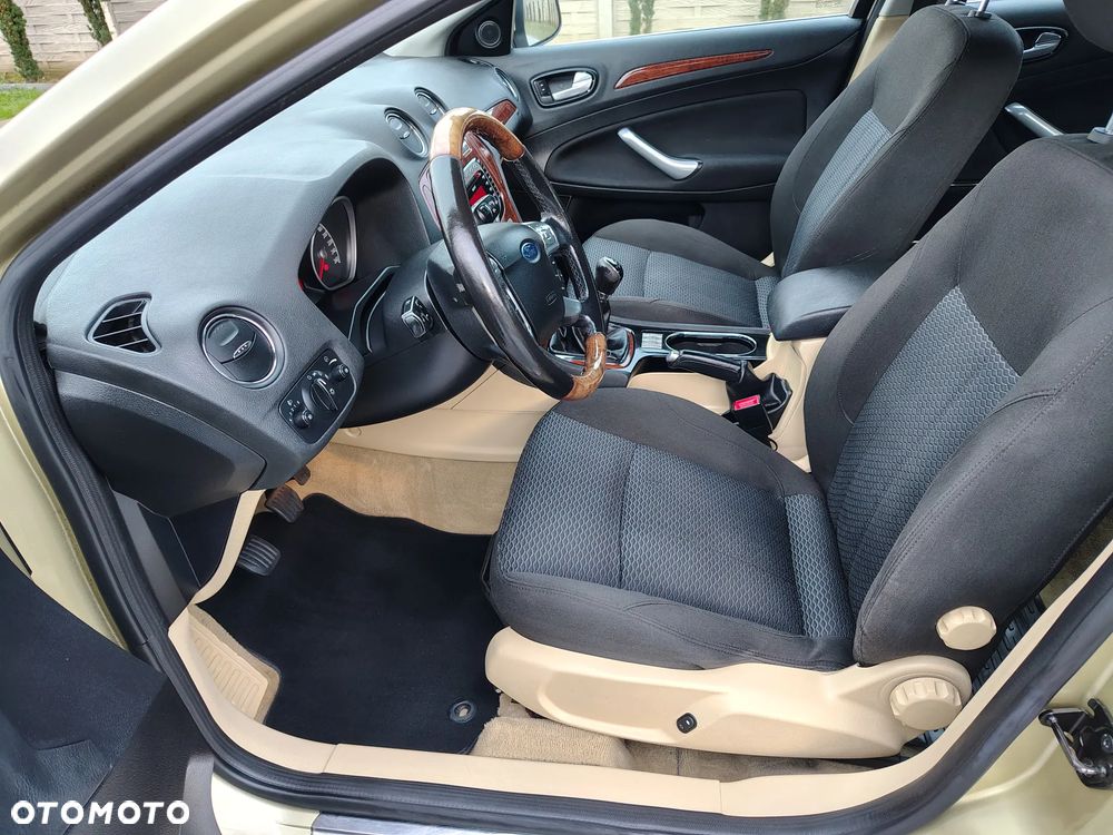 Ford Mondeo 2.0 Ghia X100 / X - 13