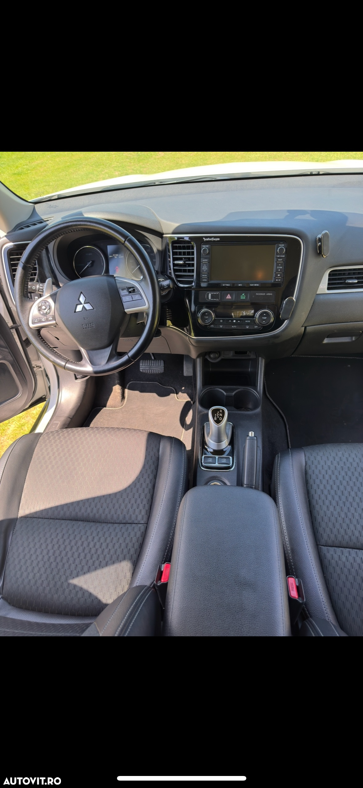 Mitsubishi Outlander 2.0 4WD Plug-In Hybrid - 7