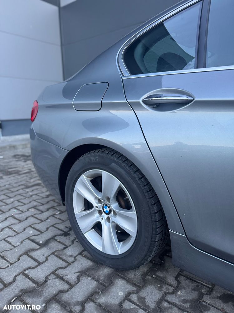 BMW Seria 5 520d EfficientDynamics Edition - 12