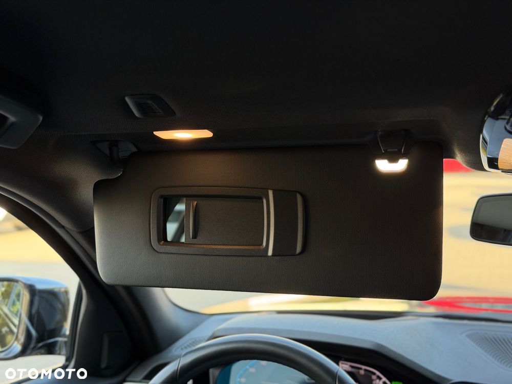 BMW Seria 3 320i Edition M Sport Shadow - 25