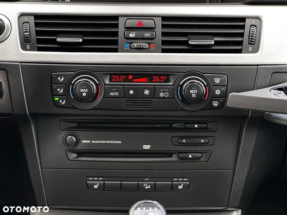 BMW Seria 3 330xi Touring - 20