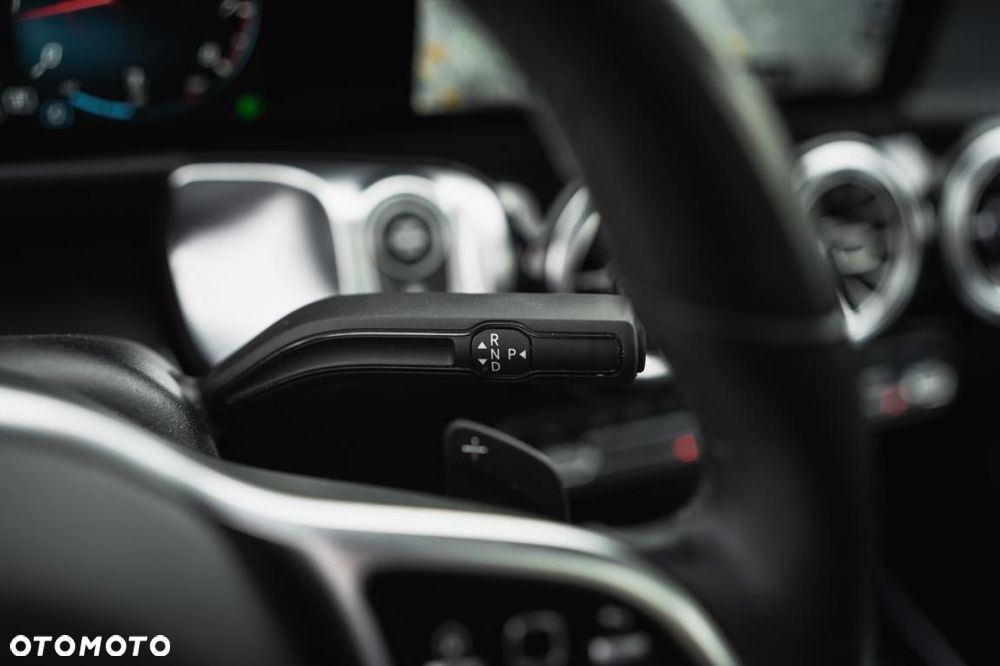 Mercedes-Benz GLB - 22