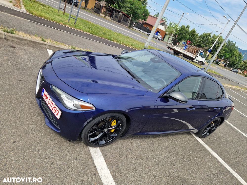 Alfa Romeo Giulia 2.0 Turbo 16V AT8 Veloce Ti - 11
