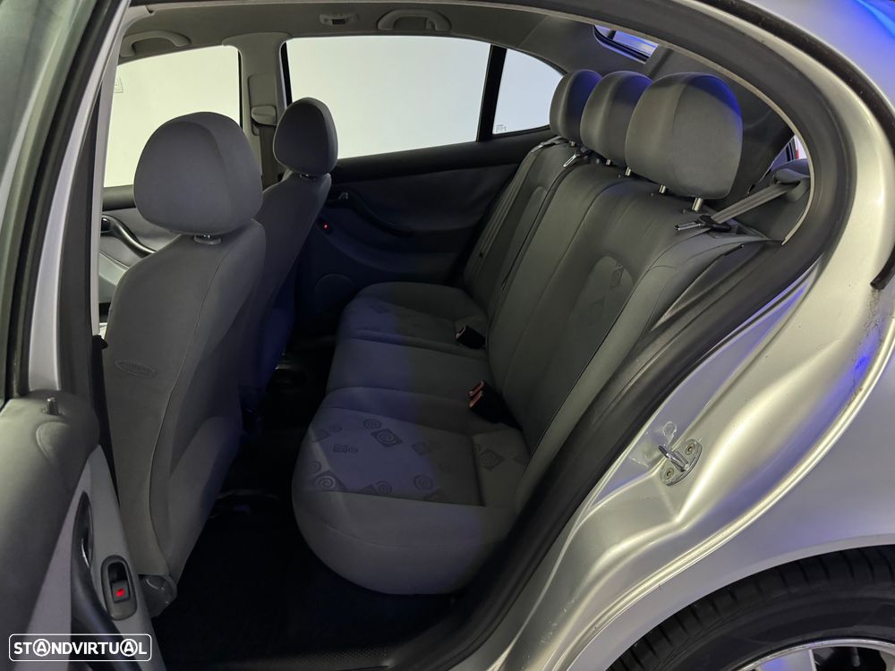 SEAT Leon 1.4 16V Confort JE+AC - 37