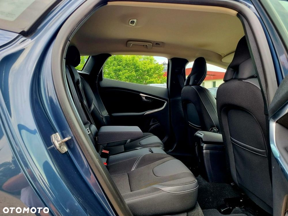 Volvo V40 D2 Momentum - 13
