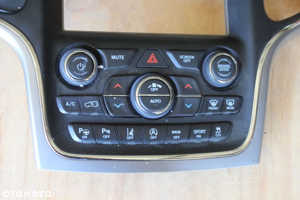 PANEL RAMKA MONITORA JEEP GRAND CHEROKEE WK2 LIFT 16-21 OVERLAND - 3