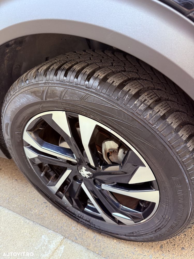 Peugeot 2008 1.2 L PureTech STT EAT8 Active - 17