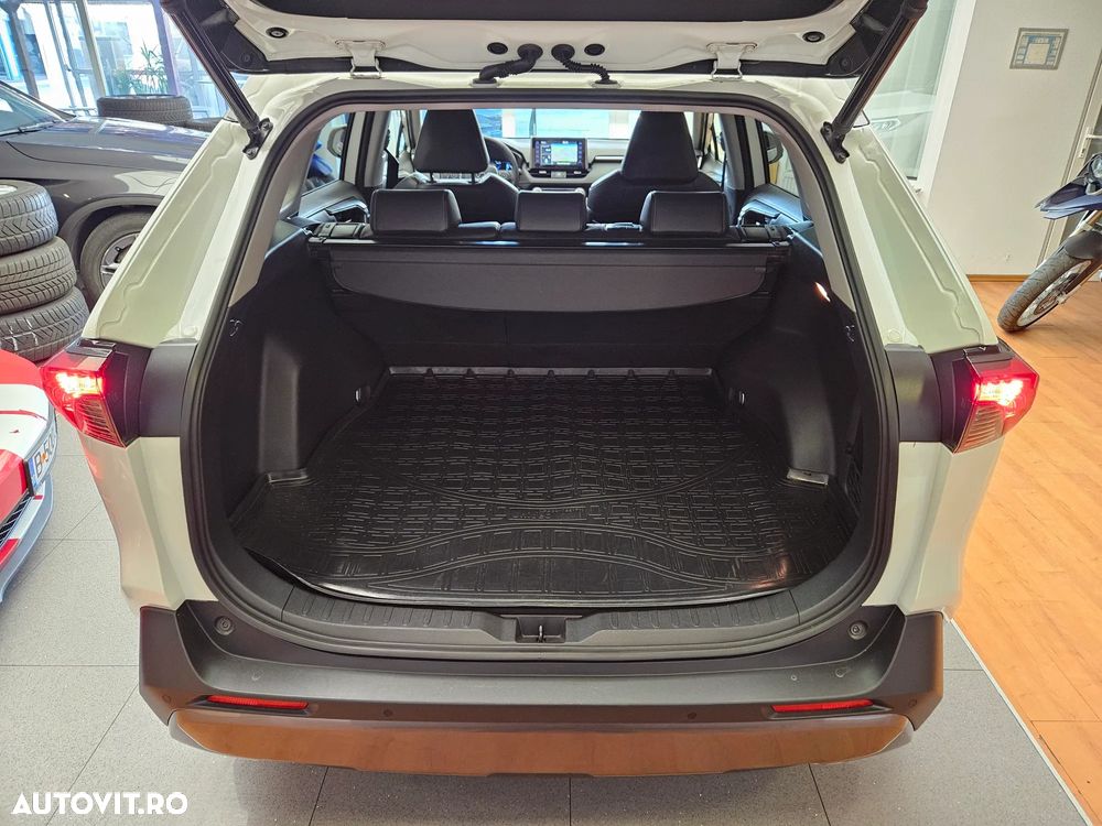 Toyota RAV4 2.5 Hybrid VVT-iE 4x4 Luxury - 26