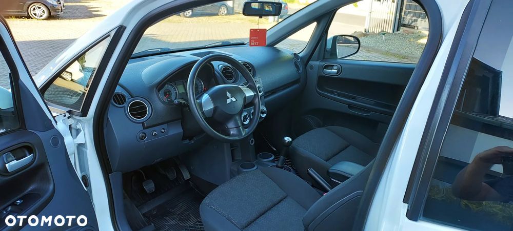 Mitsubishi Colt - 8