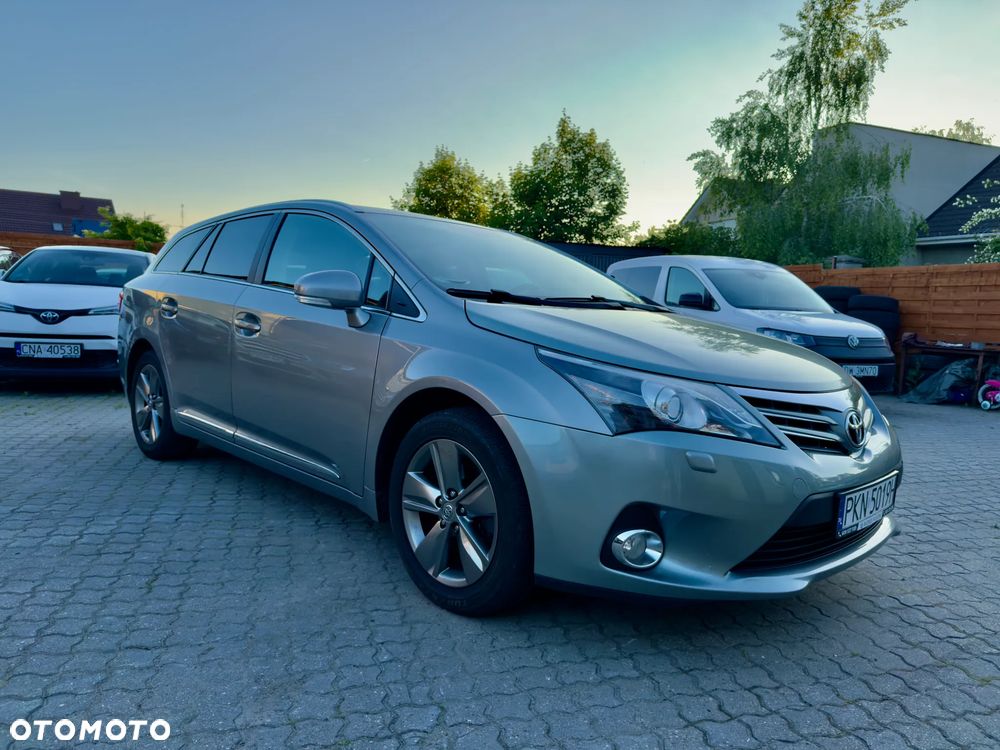 Toyota Avensis 2.0 Executive - 3