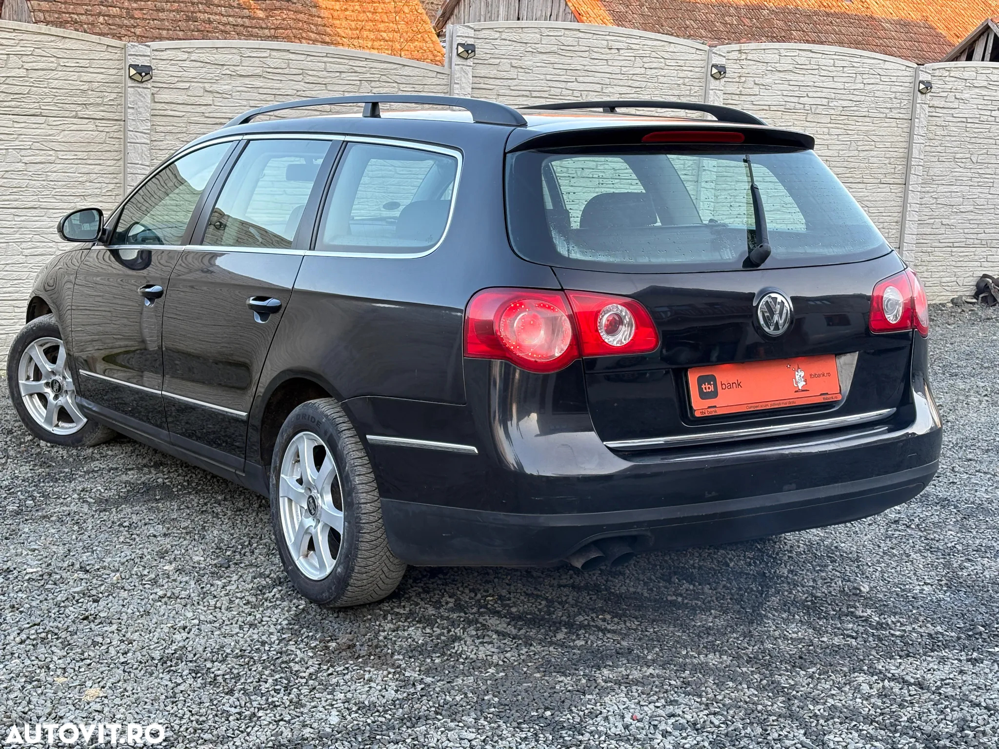 Volkswagen Passat - 4