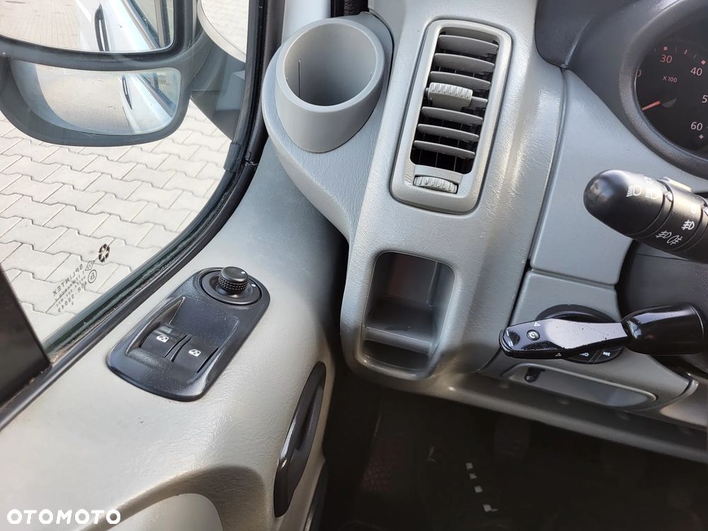 Renault Trafic - 30