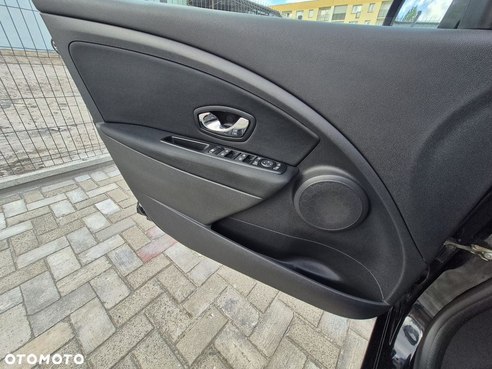 Renault Megane ENERGY TCe 130 Start & Stop Bose Edition - 21