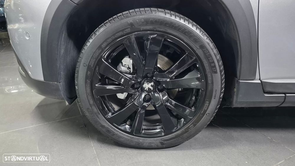 Peugeot 2008 PureTech 130 Stop&Start GT-Line Edition — fotografia 32