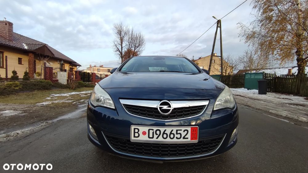Opel Astra 1.4 Turbo 150 Jahre - 33